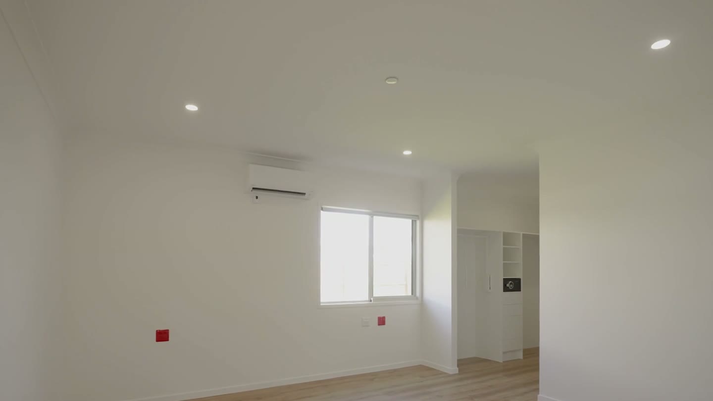Large participant suite with timber-look floor and air conditioning